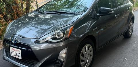 Toyota Prius c 2015