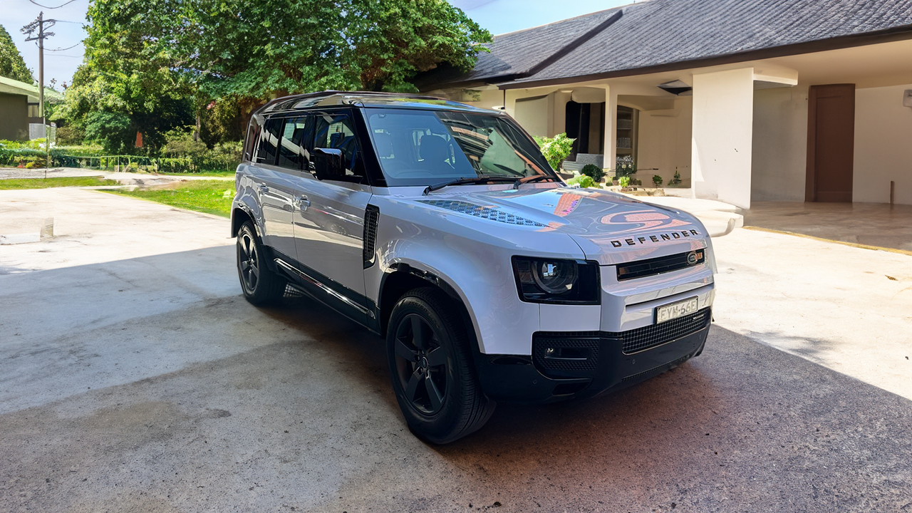 Land Rover DEFENDER 2023 in Greenvale