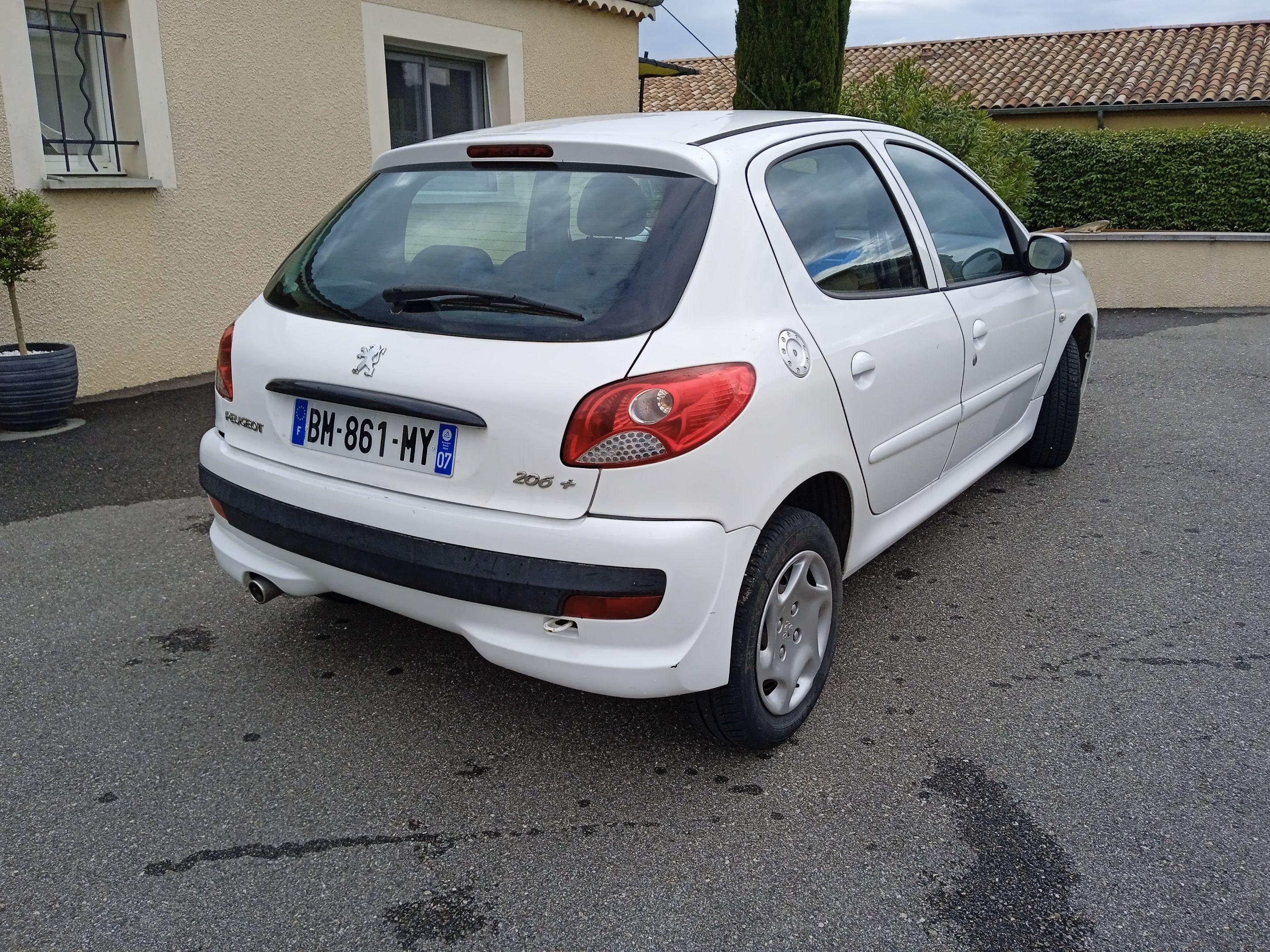 Peugeot 206+ 2011 à Coux
