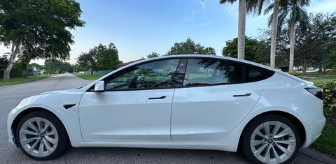 Tesla Model 3 2022
