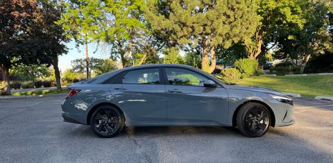 Hyundai Elantra 2023