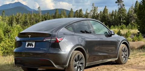 Tesla Model Y 2025