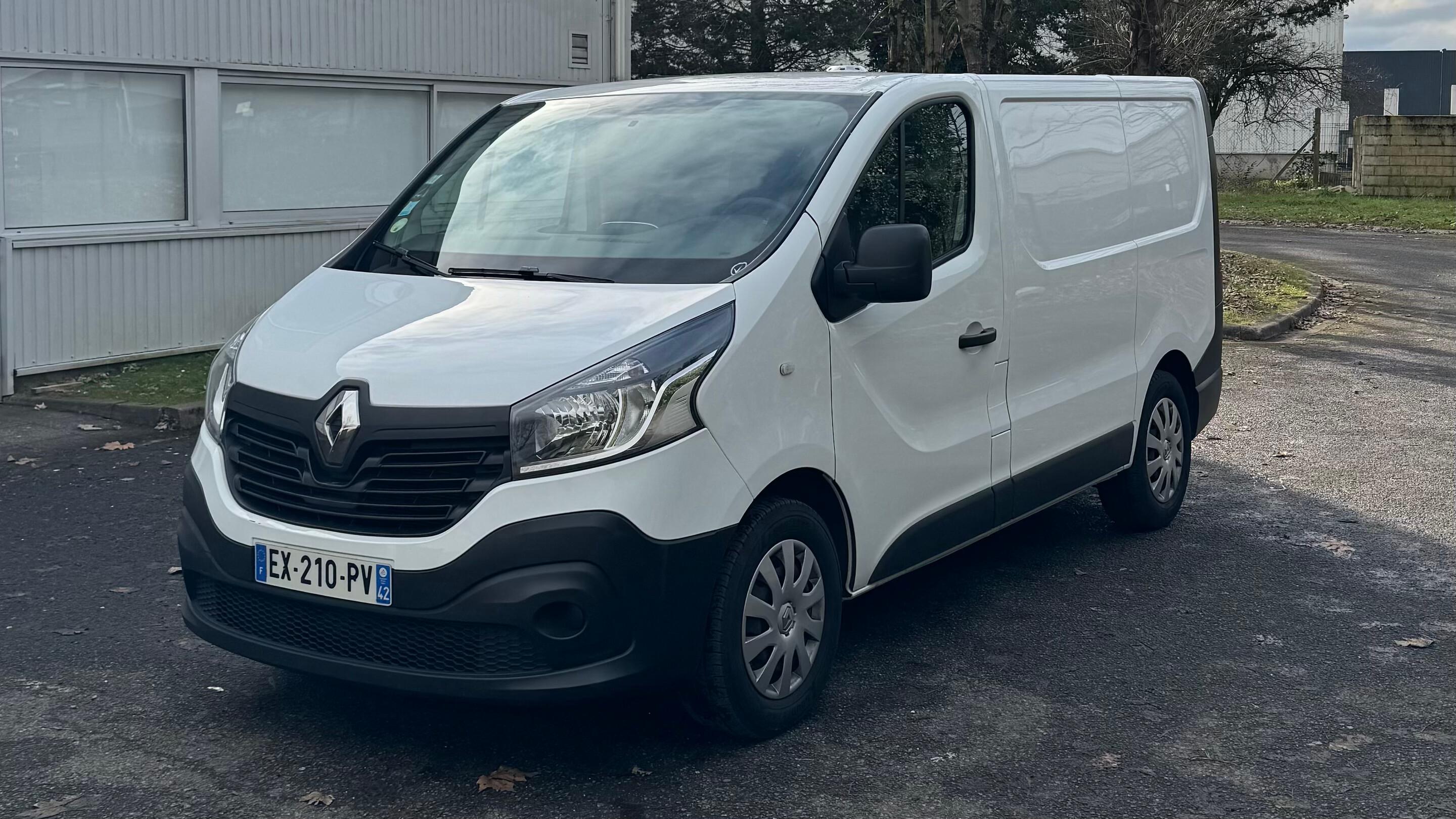 Renault TRAFIC III 2018 à Saint-Ouen-l'Aumône