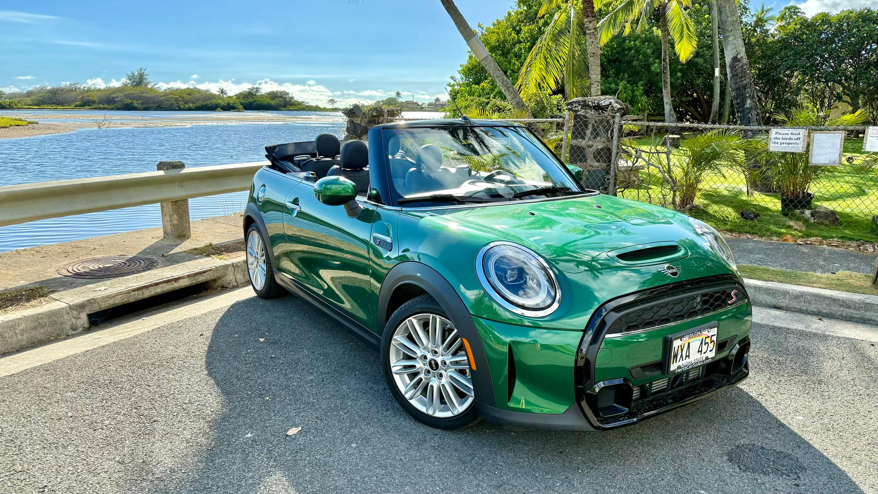 ミニベロ　green MINI Convertible 2024 rental in Honolulu, HI by PEAK SELL LLC . | Turo