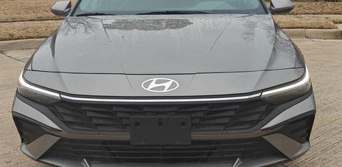 Hyundai Elantra 2024