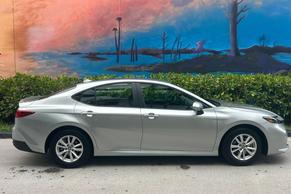 Toyota Camry Hybrid 2025 in Doral