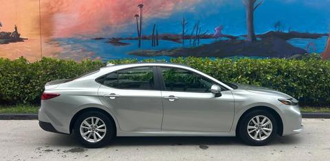 Toyota Camry Hybrid 2025