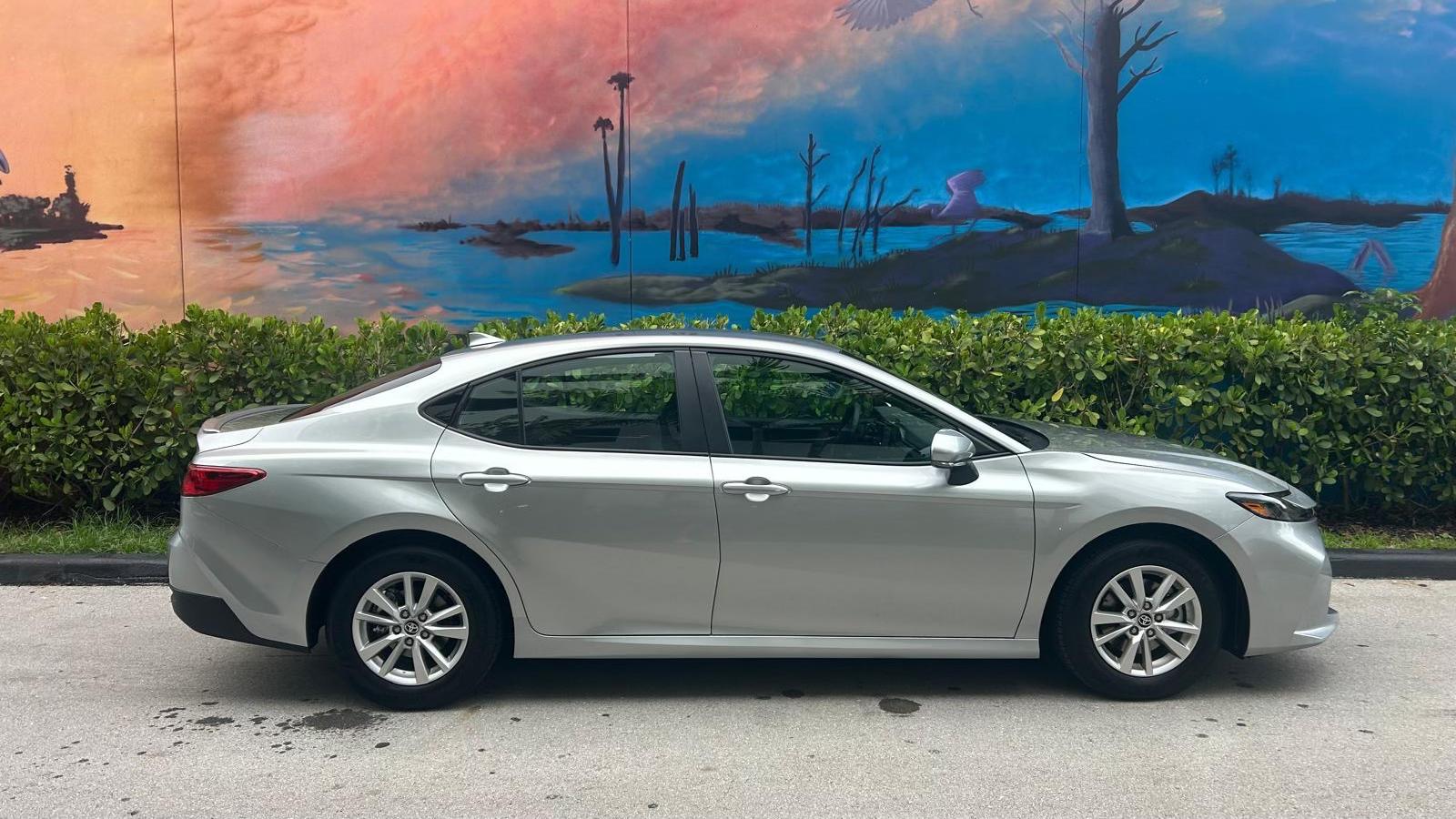 Toyota Camry Hybrid 2025 in Doral, FL