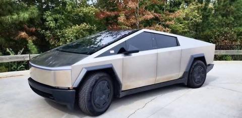 Tesla Cybertruck 2025