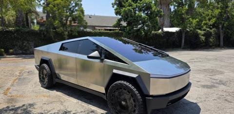 Tesla Cybertruck 2025