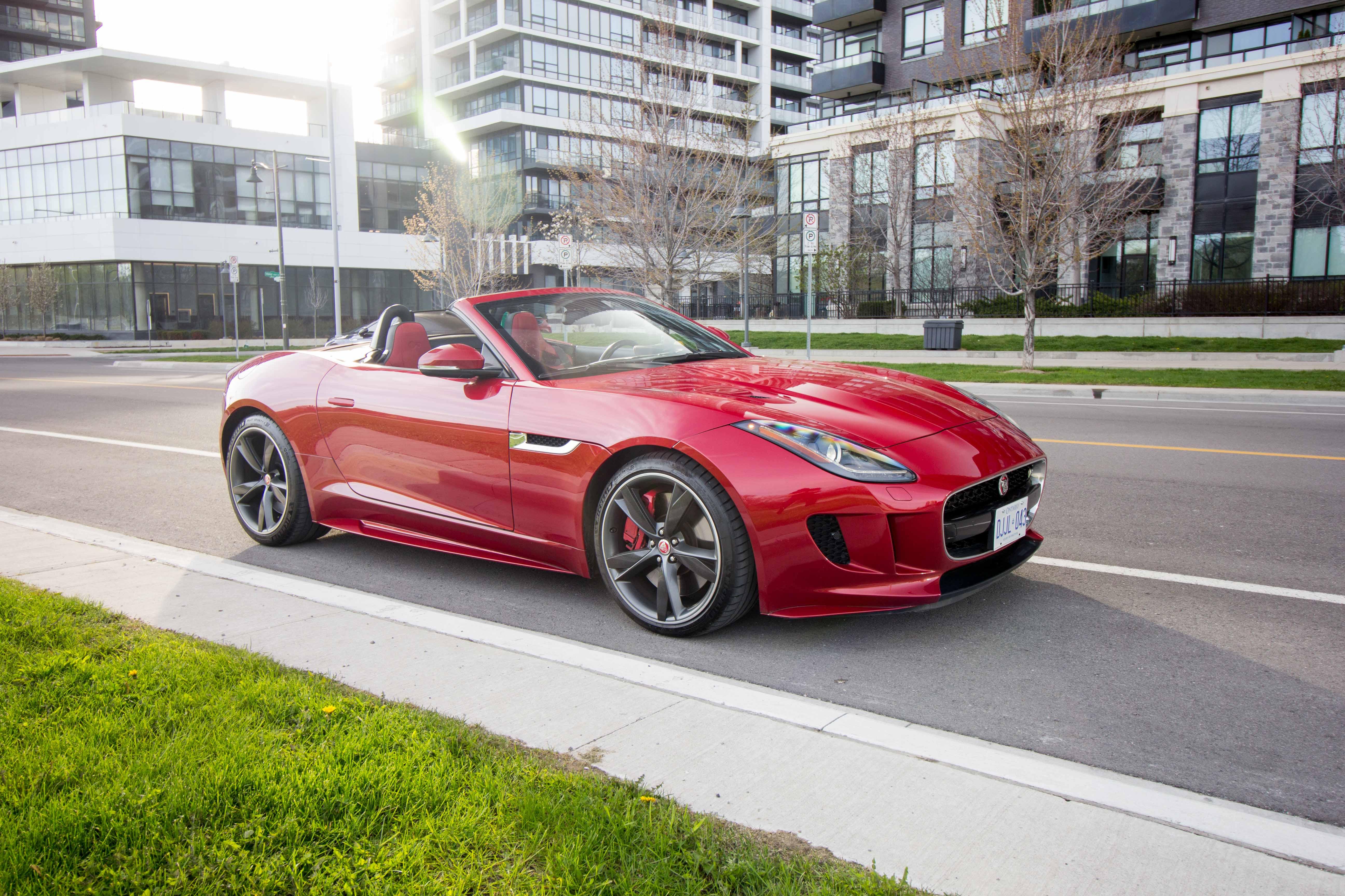 Jaguar F-TYPE 2016 in 