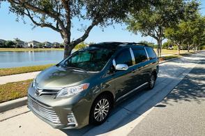 Toyota Sienna car