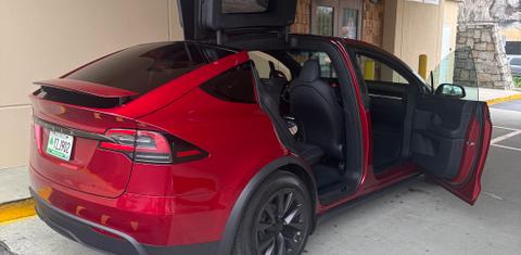 Tesla Model X 2024