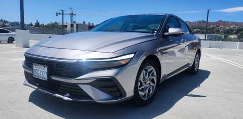 Hyundai Elantra 2024