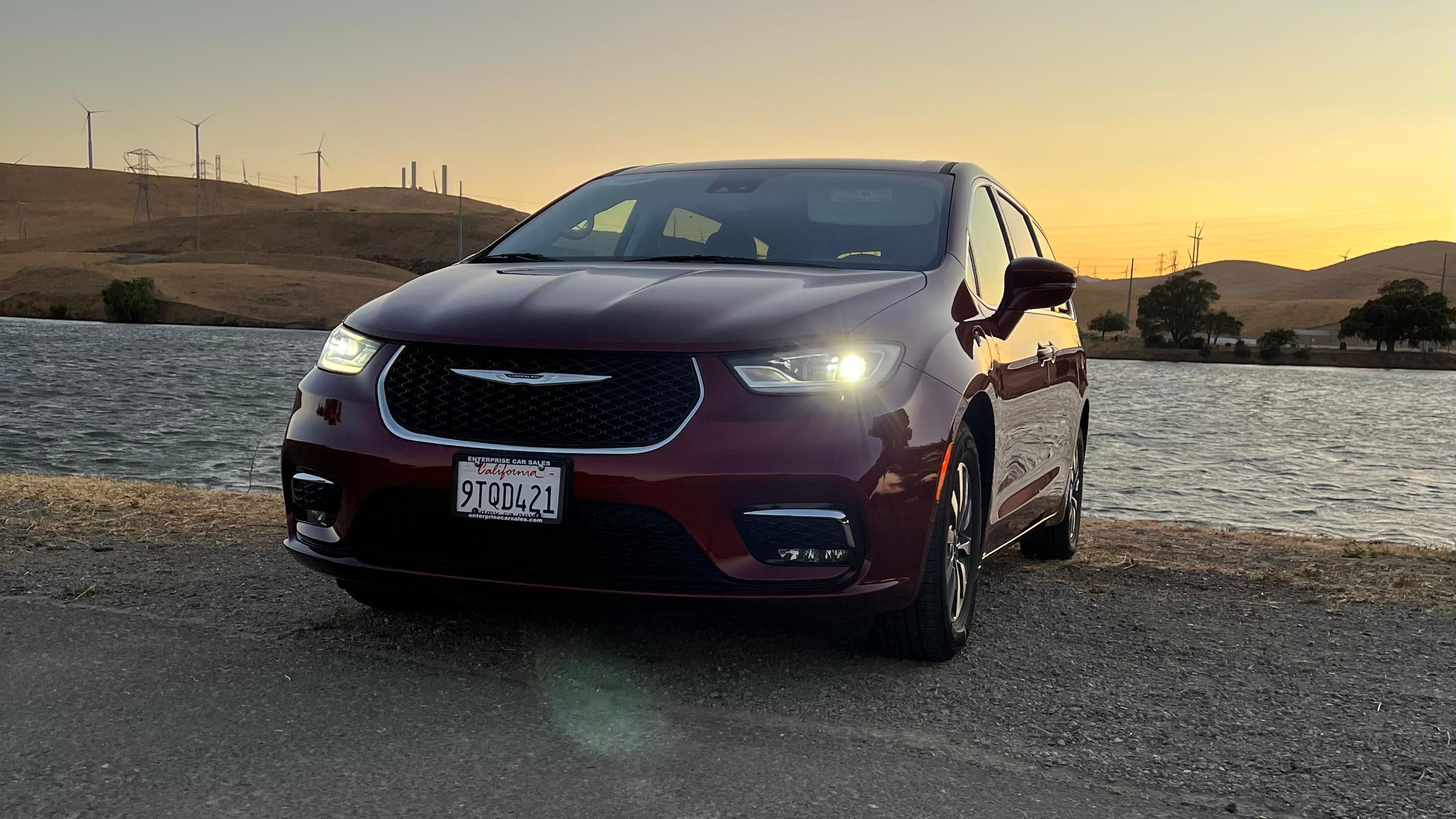 Chrysler Pacifica 2022 in 