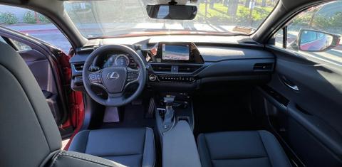 Lexus UX 2023