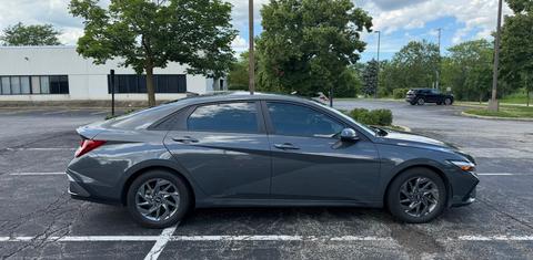 Hyundai Elantra 2024