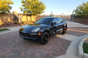 Porsche Macan car