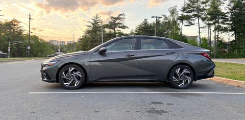 Hyundai Elantra 2024