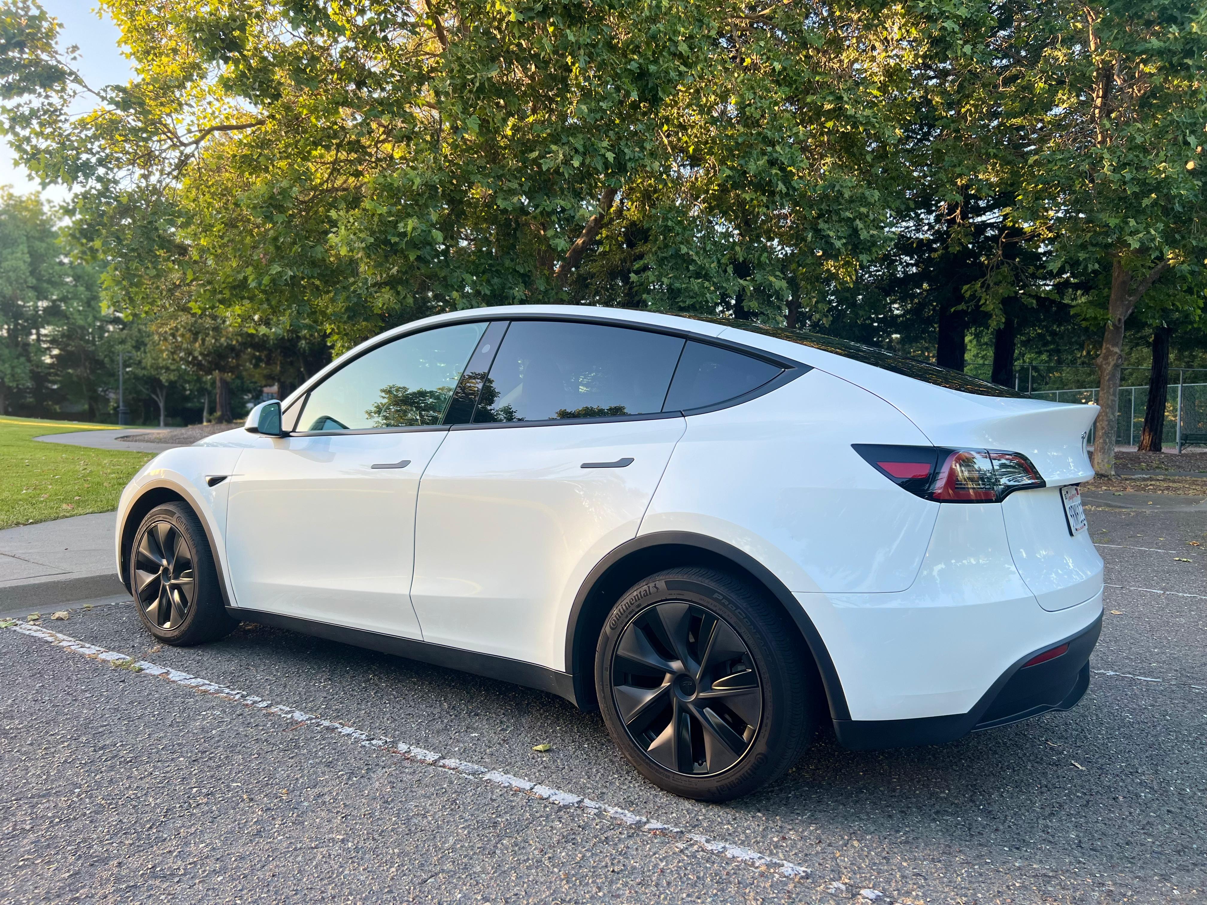 Tesla Model Y 2025 in Santa Rosa, CA