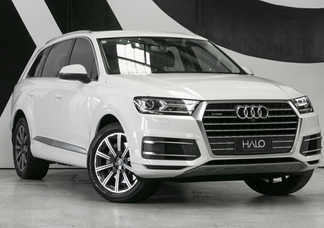 Audi Q7 car