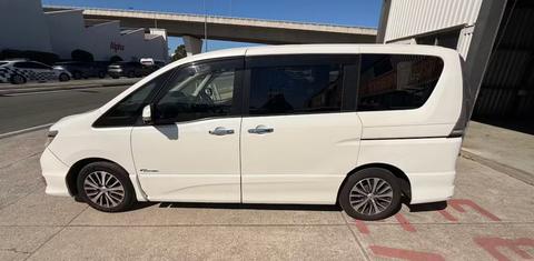 Nissan Serena 2015