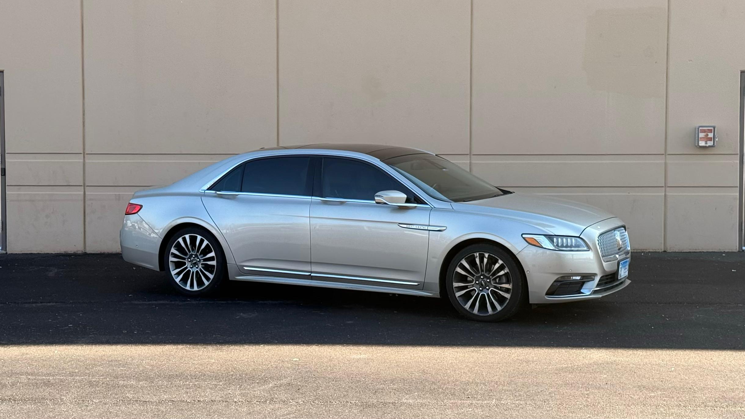 Lincoln Continental 2017 in Oak Lawn, IL