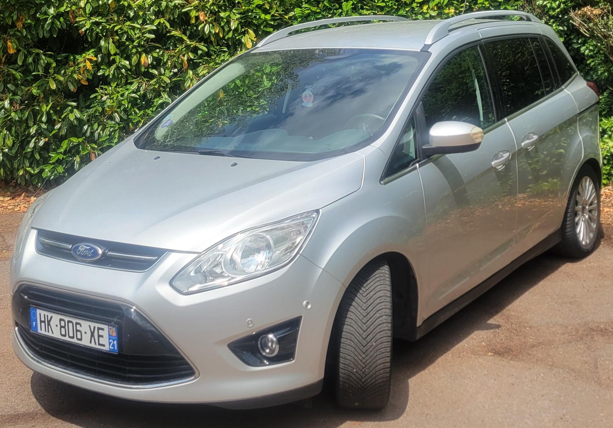 Ford GRAND C-MAX 2015 in Saint-Apollinaire