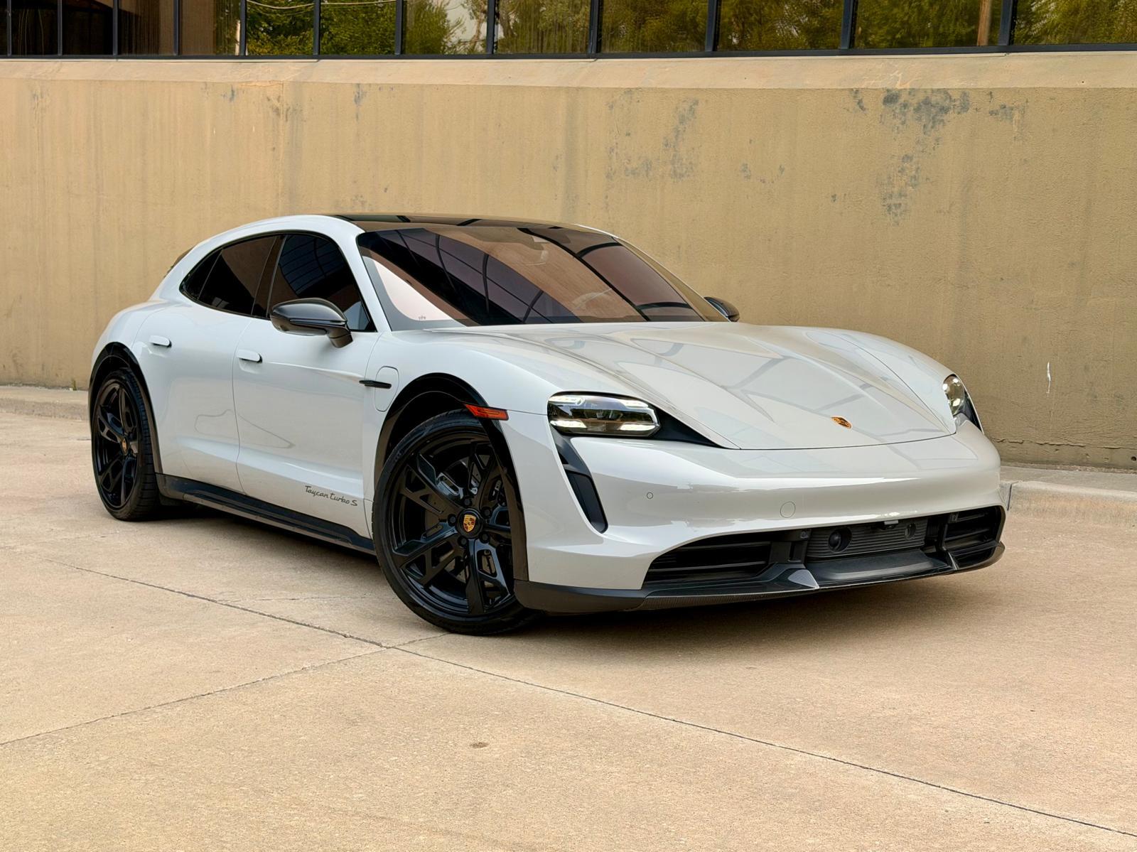 Porsche Taycan 2022 in Warr Acres, OK