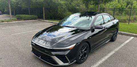 Hyundai Elantra 2025