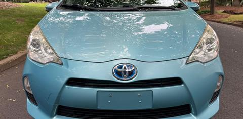 Toyota Prius c 2014