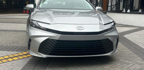 Toyota Camry Hybrid 2025