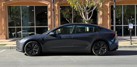 Tesla Model 3 2024