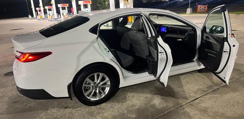Toyota Camry Hybrid 2026