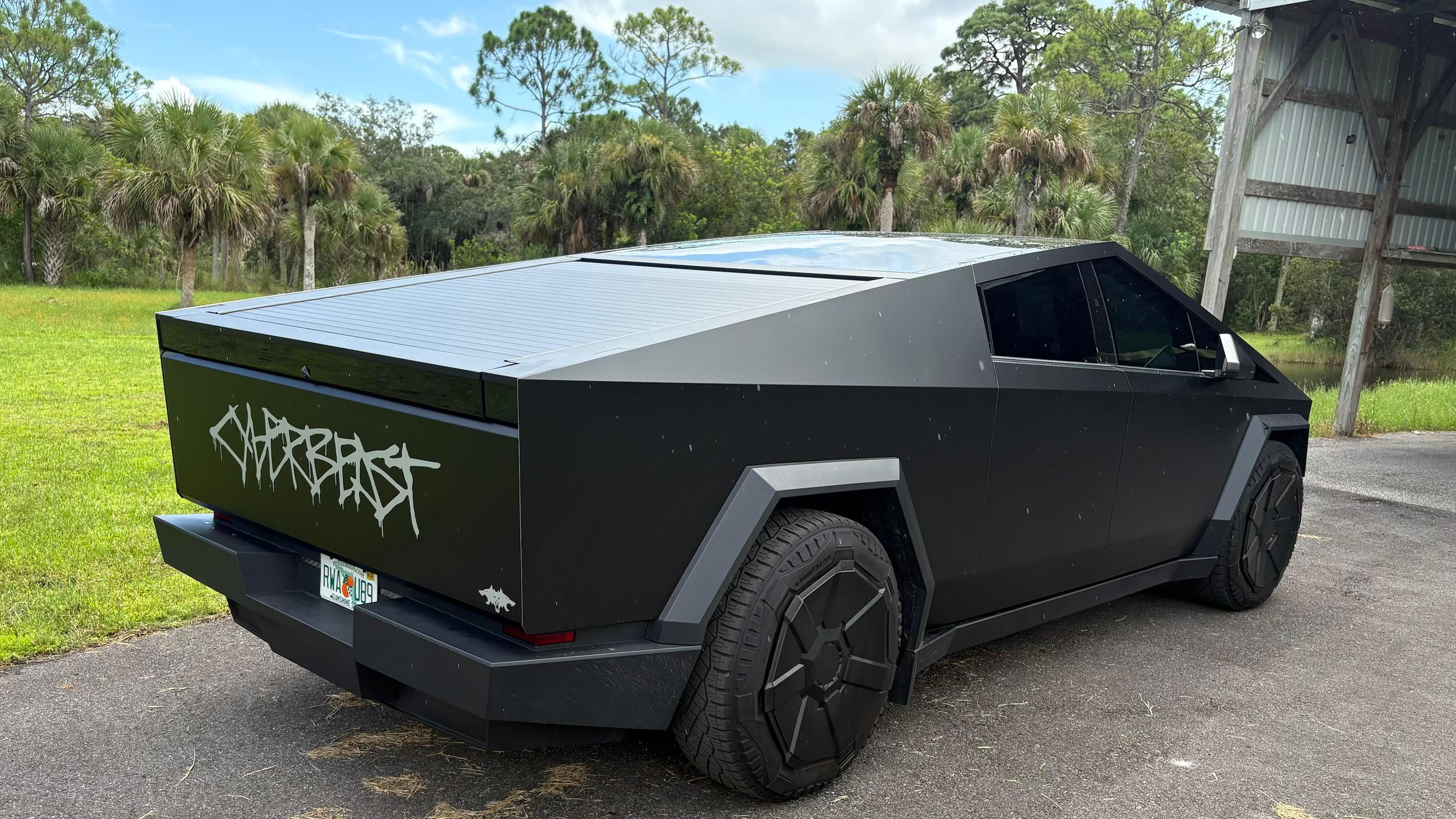 Tesla Cybertruck 2024 in 