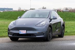 Tesla Model Y 2023 in Vancouver