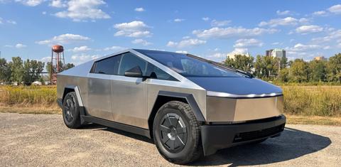 Tesla Cybertruck 2025