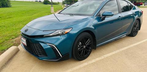 Toyota Camry Hybrid 2026