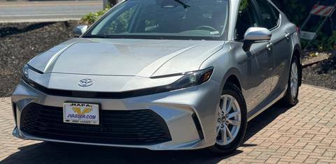 Toyota Camry Hybrid 2025