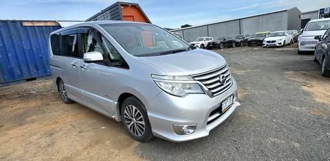 Nissan Serena 2015
