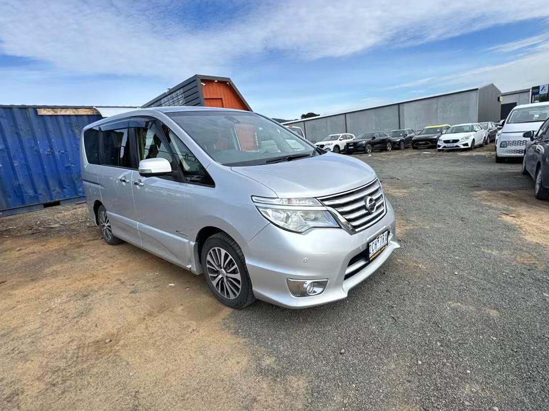 Nissan Serena 2015 in Cambridge