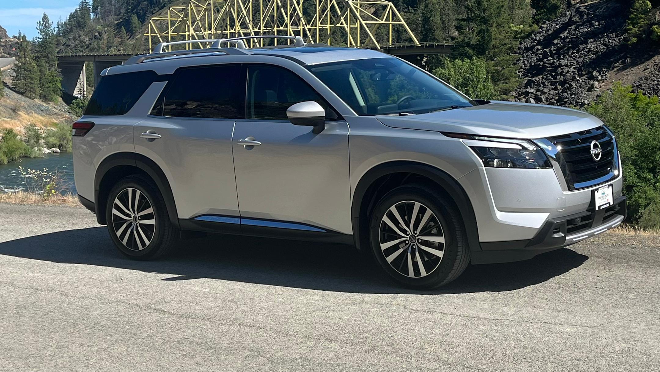 Nissan Pathfinder 2025 in Grants Pass, OR