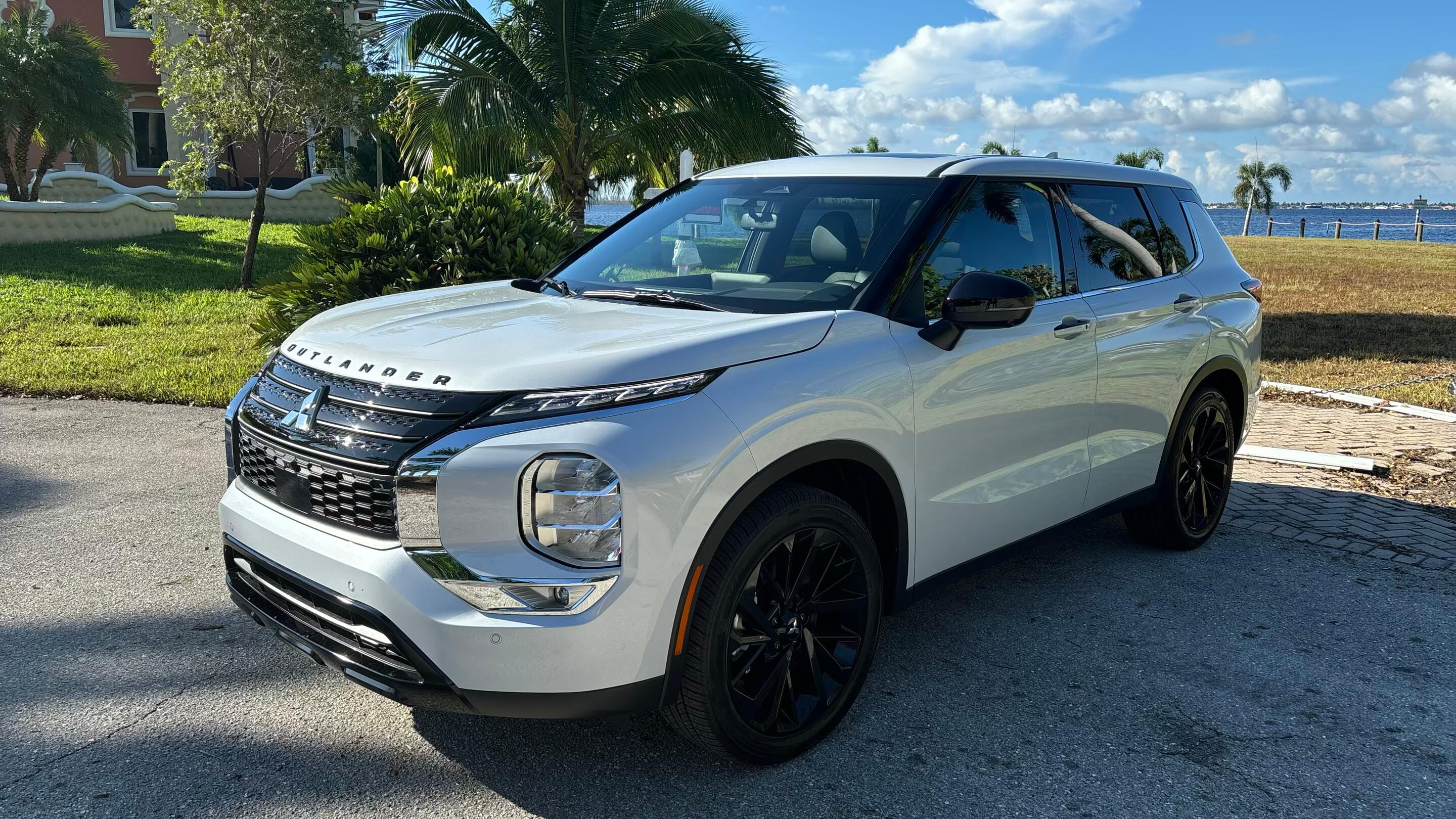 Mitsubishi Outlander 2024 in Estero, FL