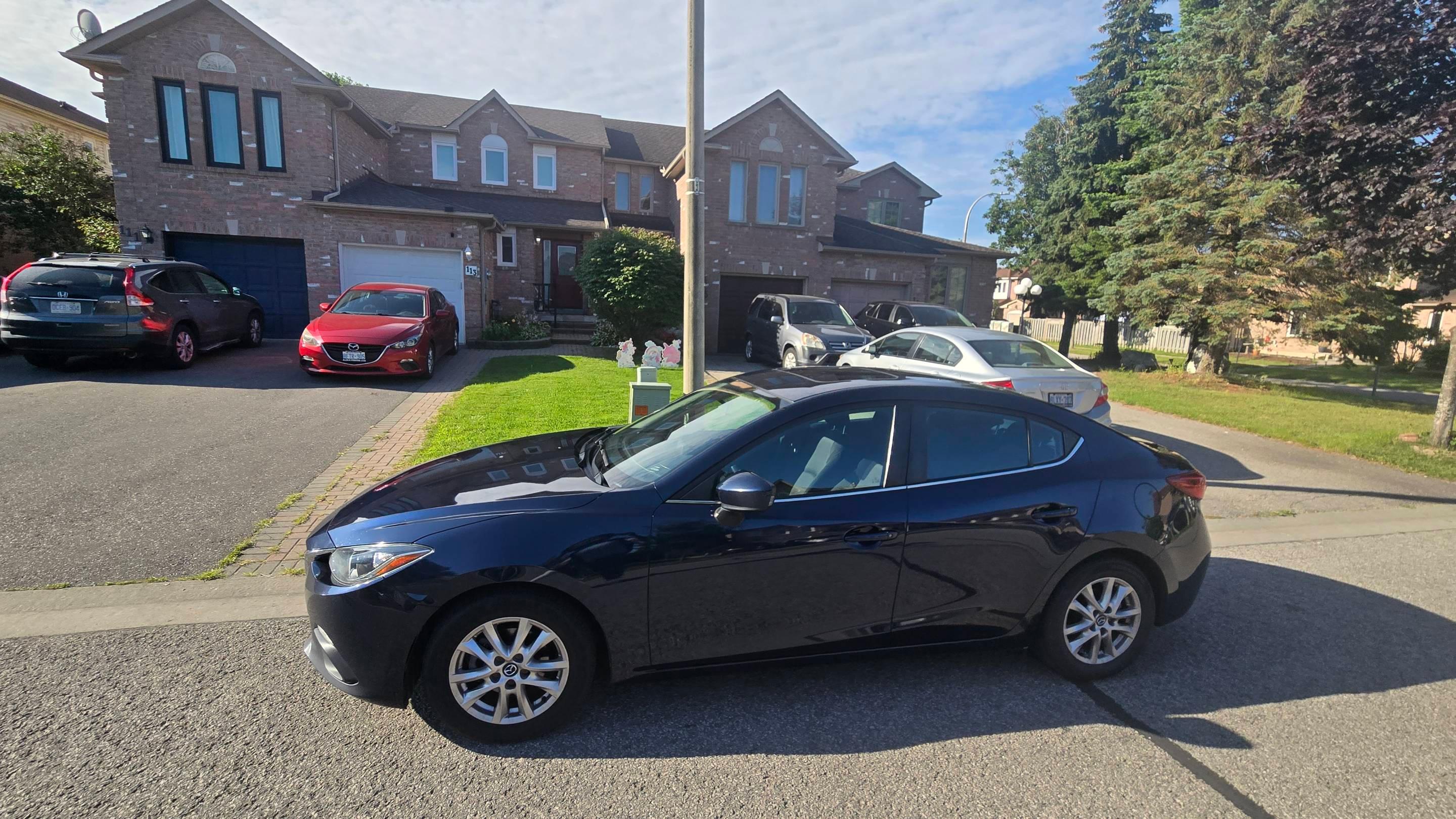 Mazda Mazda3 2016 in Whitby, ON