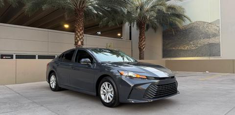 Toyota Camry Hybrid 2026
