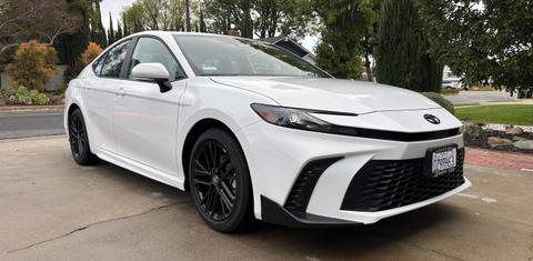Toyota Camry Hybrid 2025