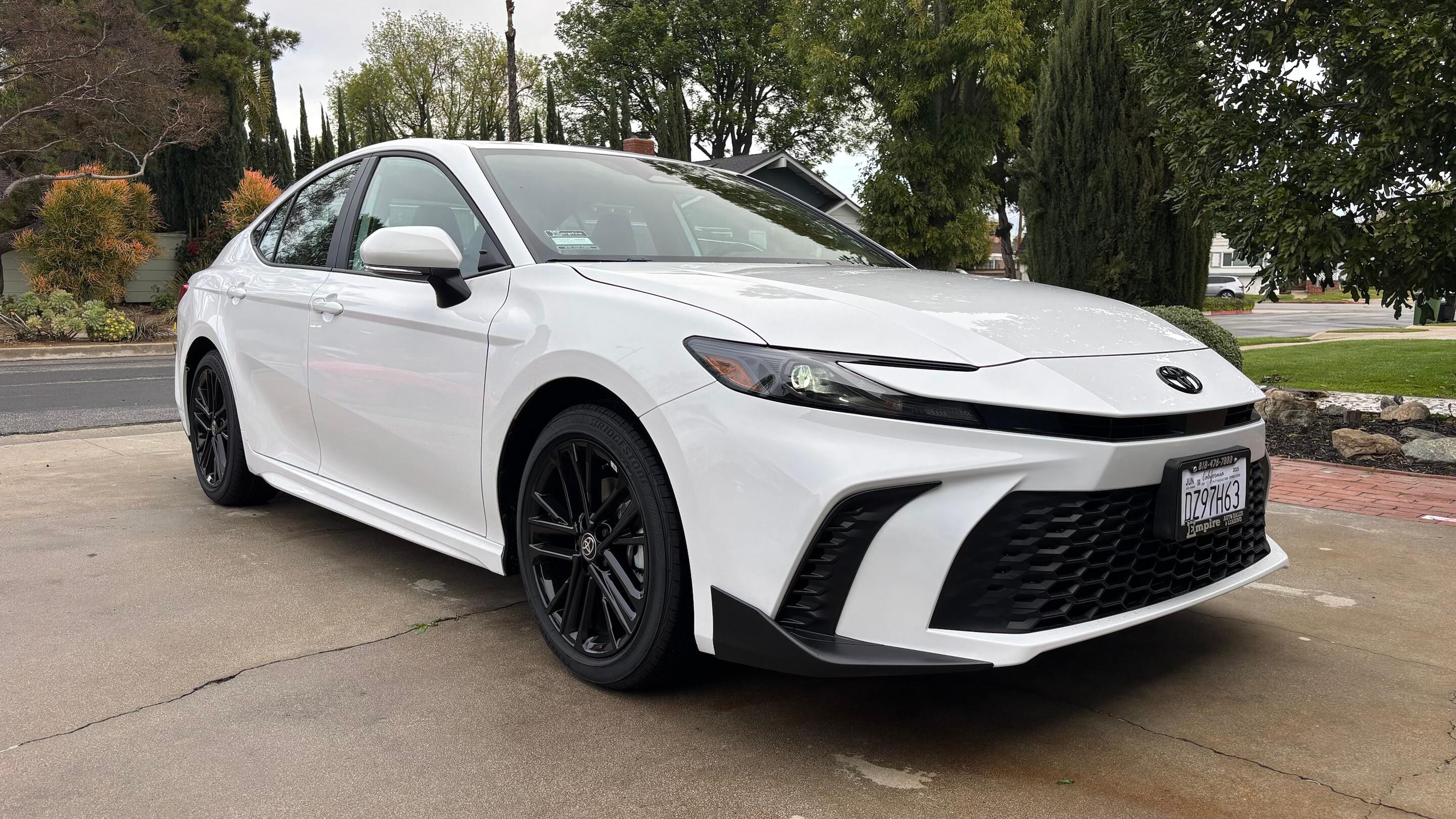 Toyota Camry Hybrid 2025 in 