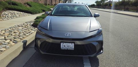Toyota Camry Hybrid 2026