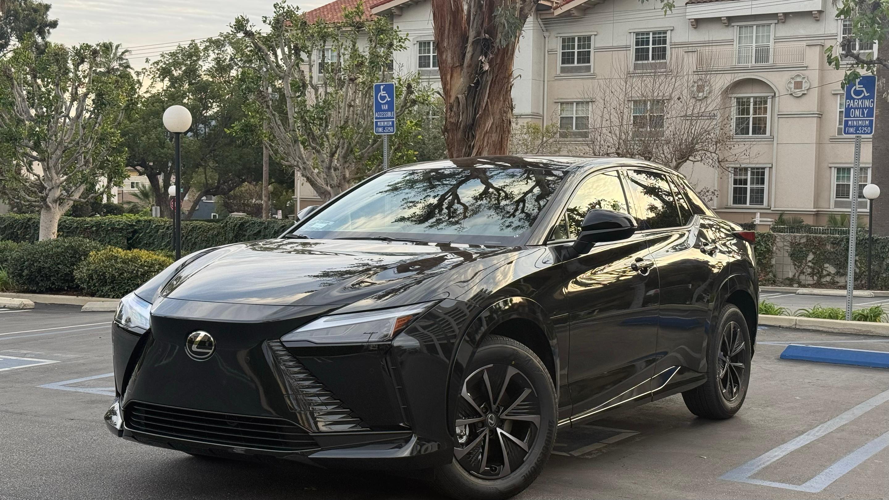 Lexus RZ 2026 in 