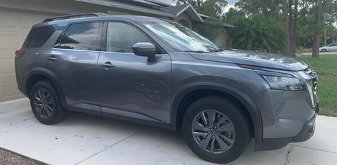 Nissan Pathfinder 2024